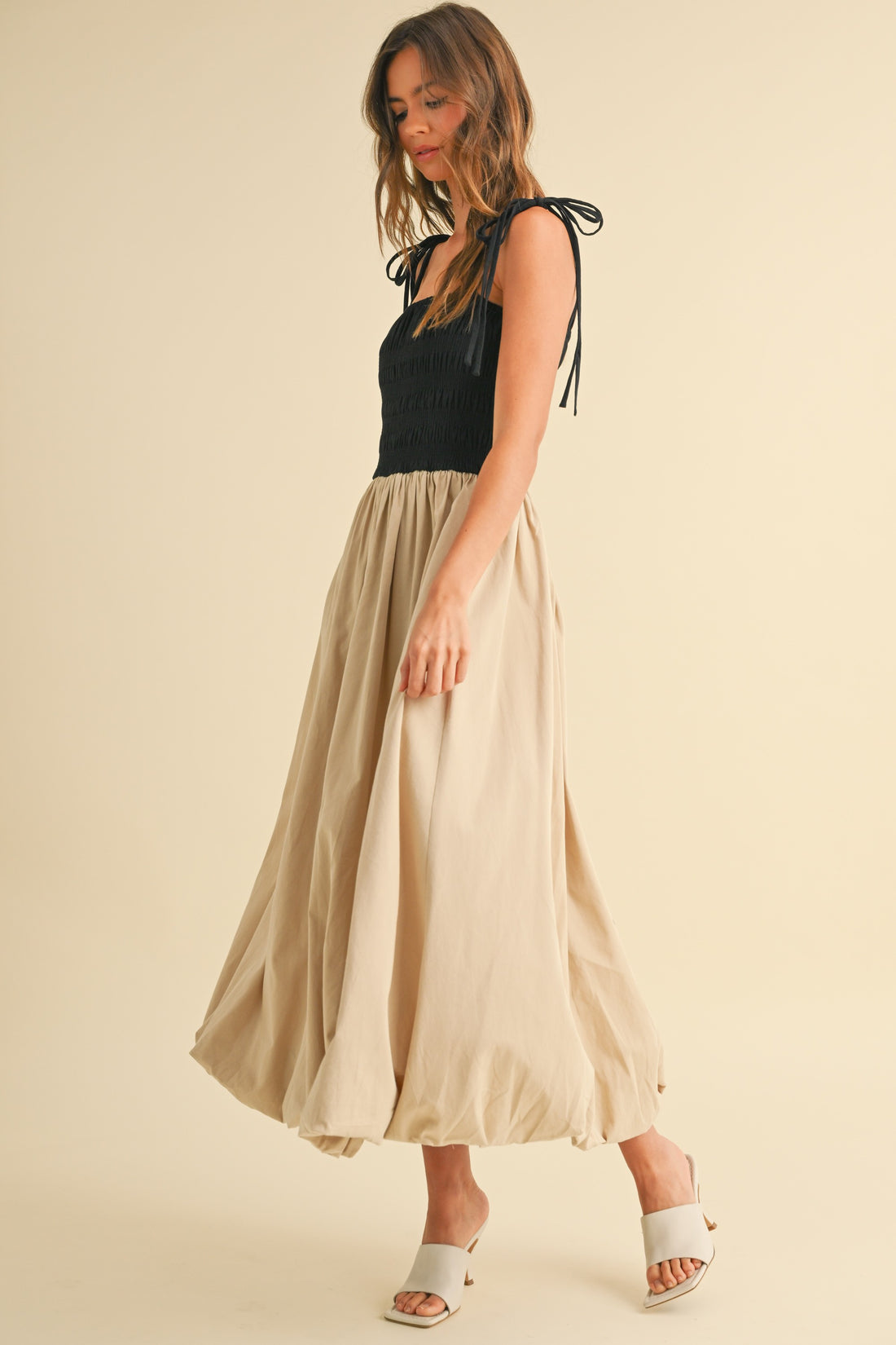 Elegant Two-Tone Balloon Maxi Dress