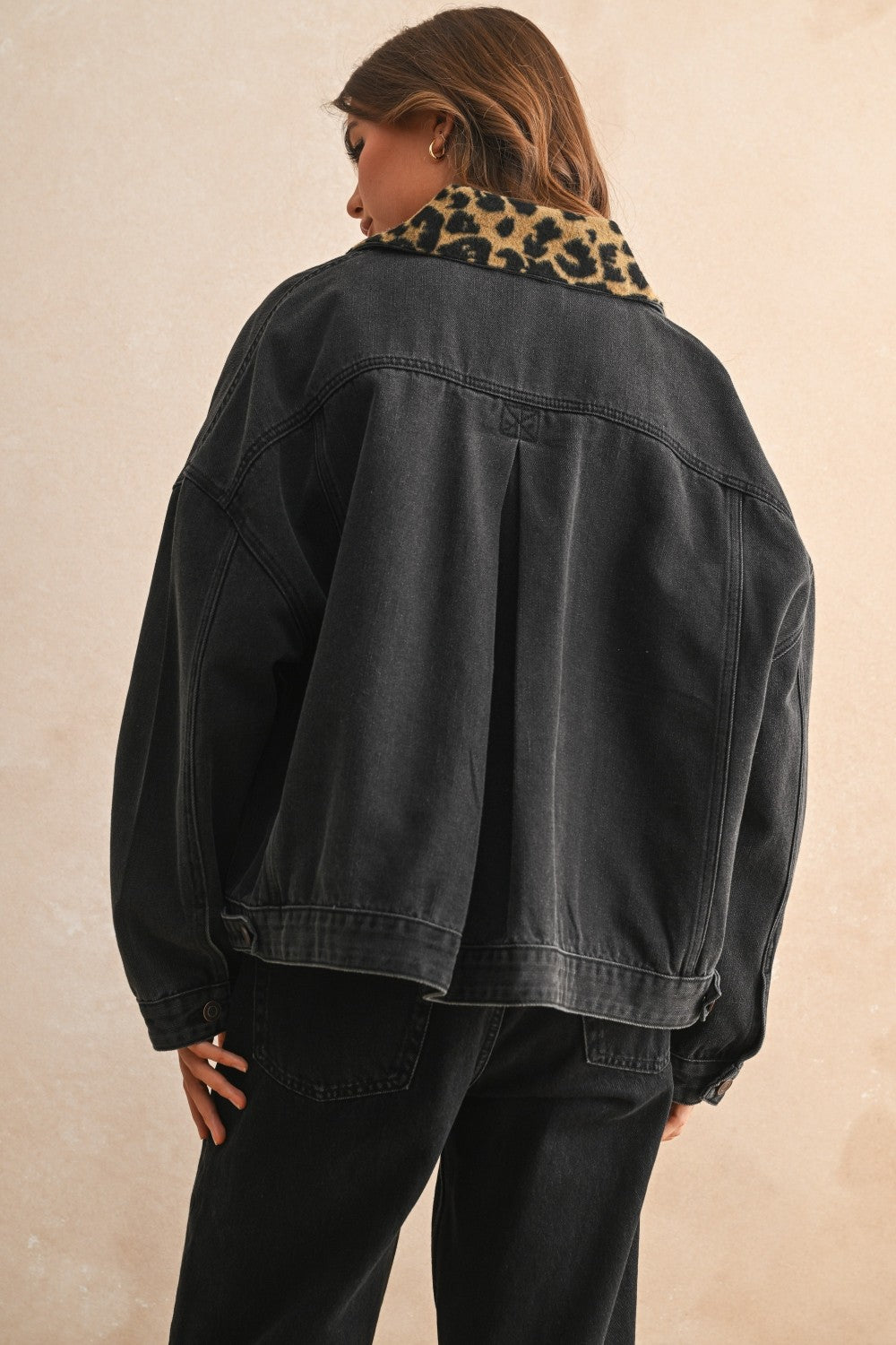Oversized Black Denim Jacket with Leopard Print Collar