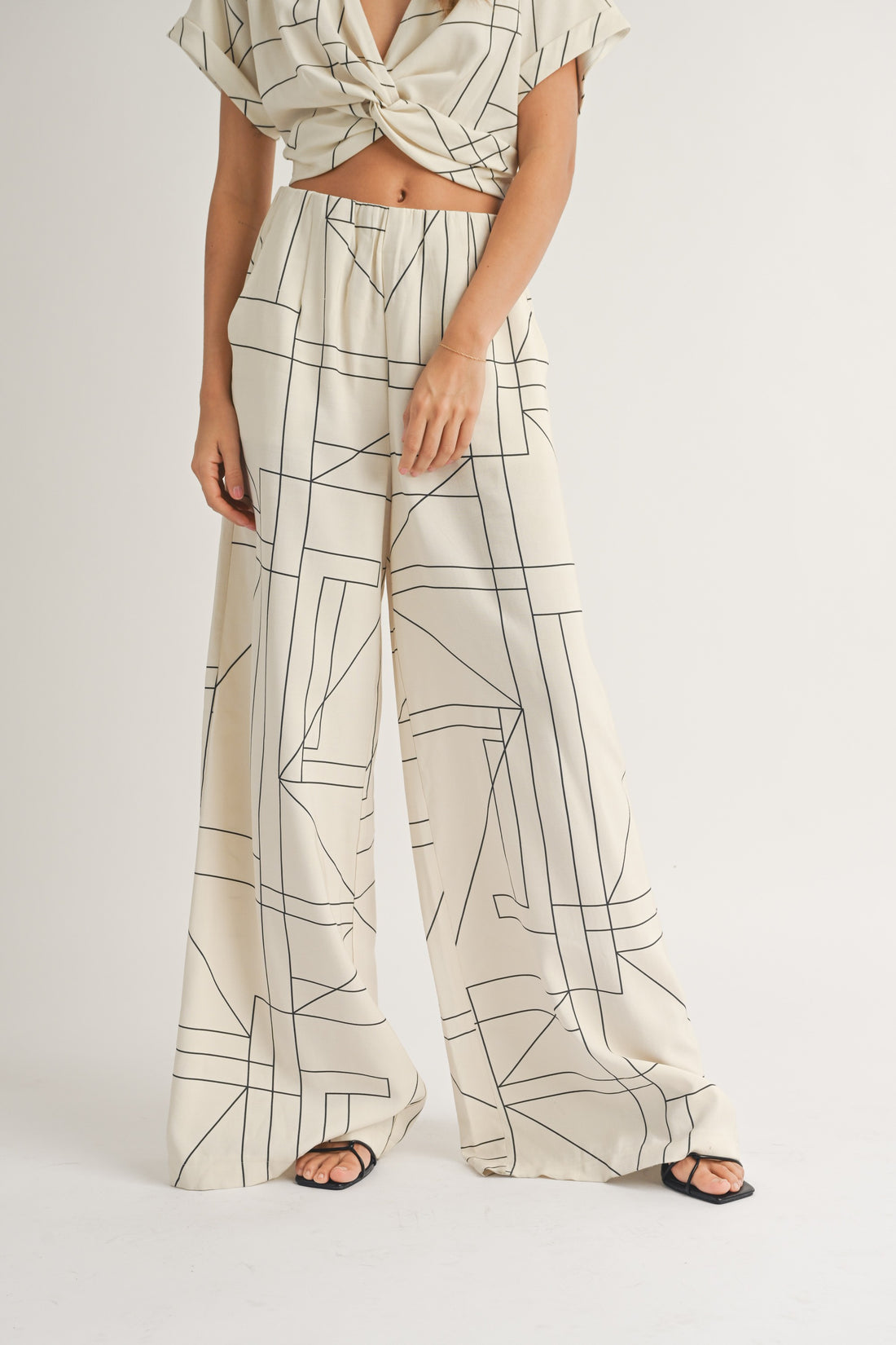 Grid Pattern Wide Leg Pants