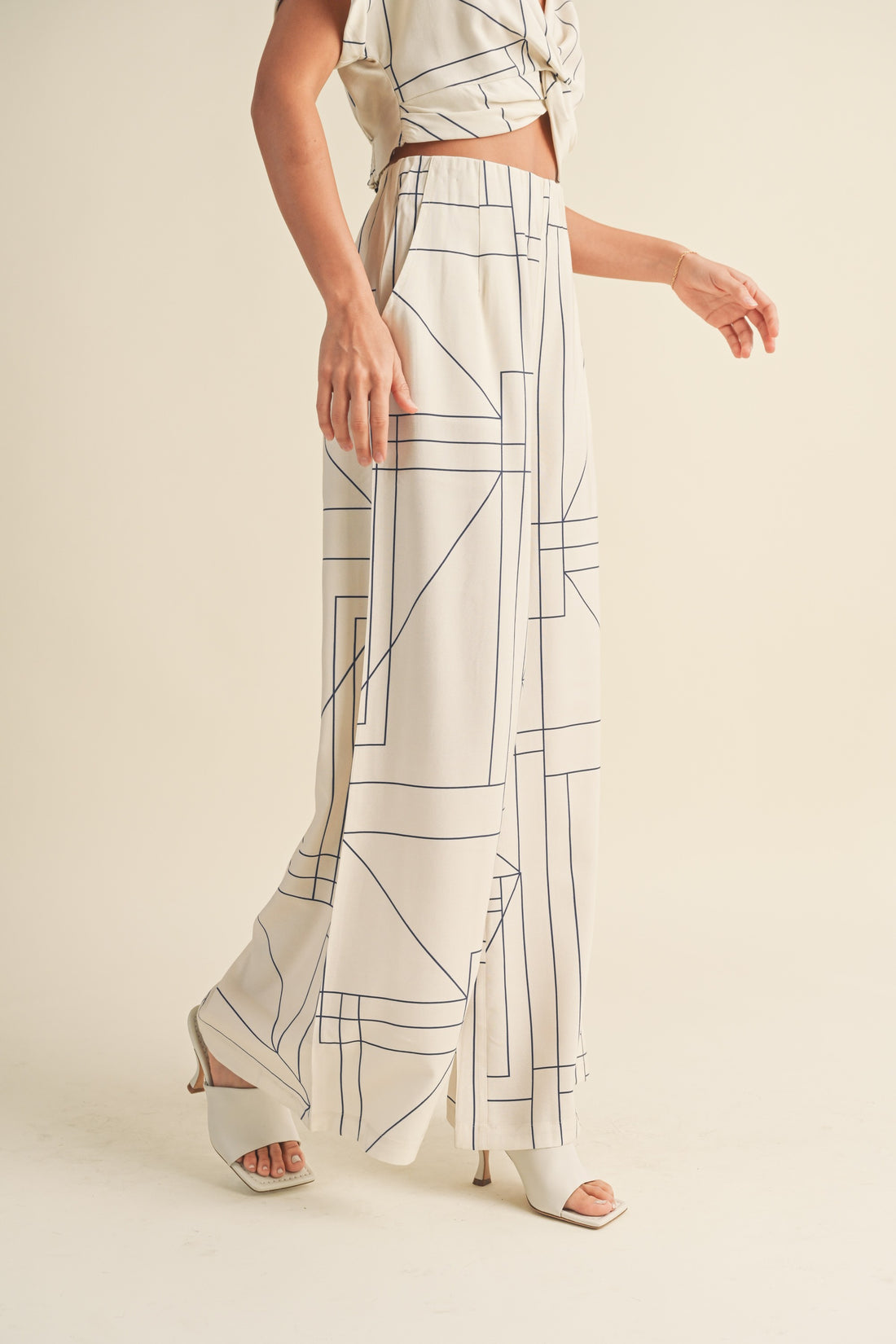 Grid Pattern Wide Leg Pants