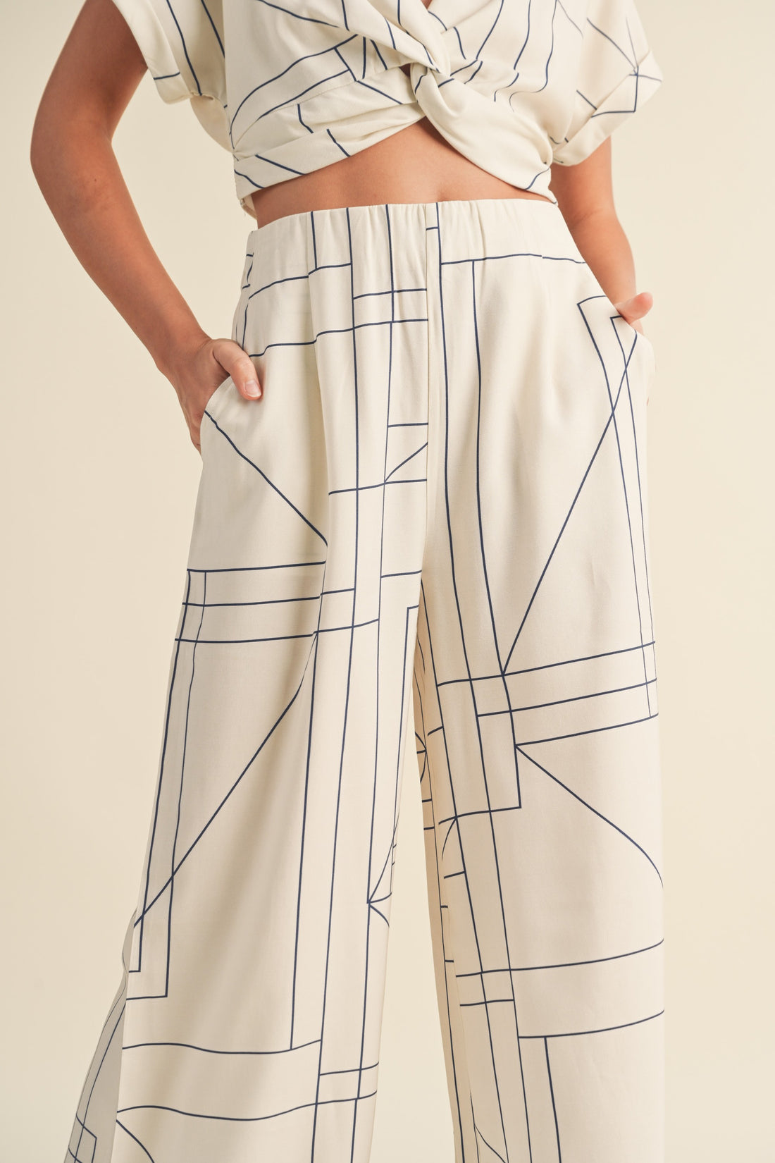 Grid Pattern Wide Leg Pants