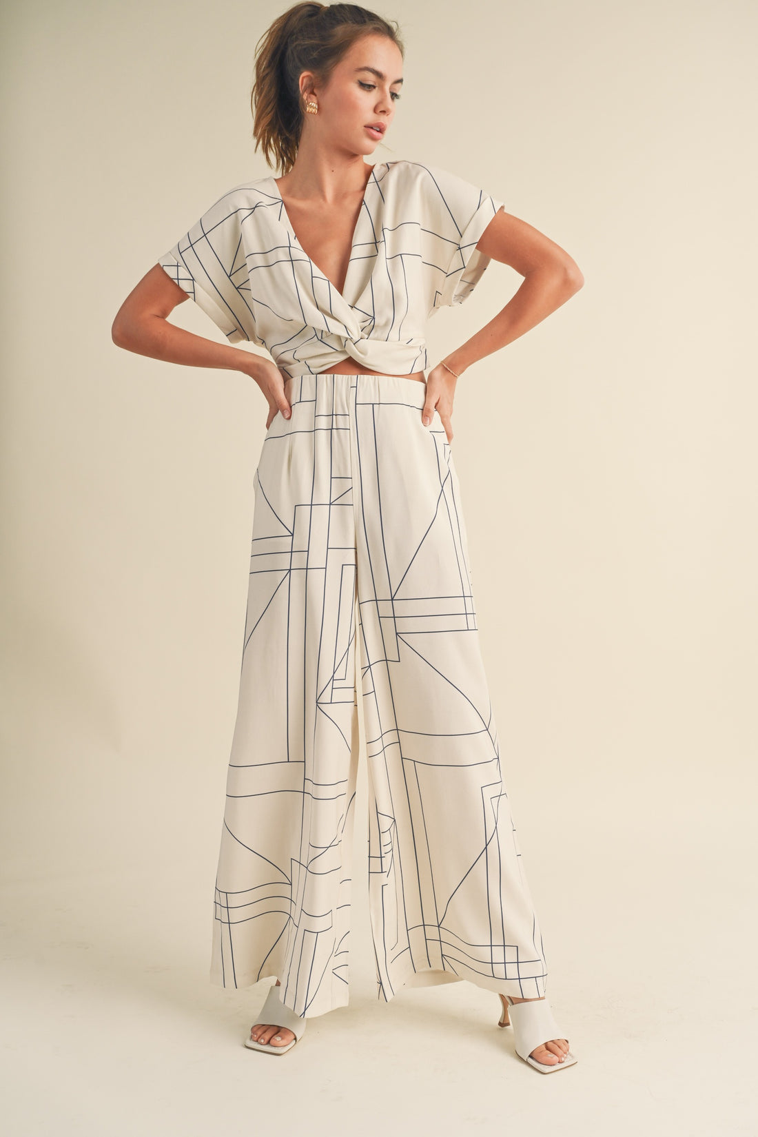 Grid Pattern Crop Blouse